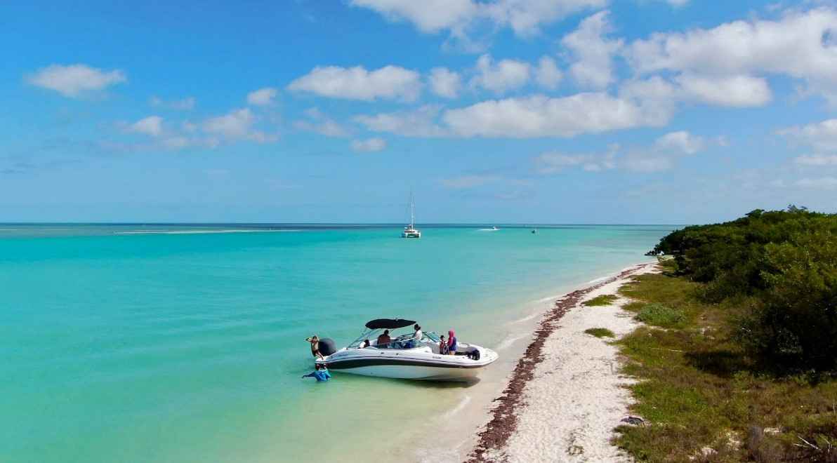 Casual Monday Charters in Key West, Florida specializes in Sandbar Hopping, Snorkeling, and Sunset Charters year round. If its your first time on the water or you're a seasoned boater we are here to ensure your comfort and safety on the water.